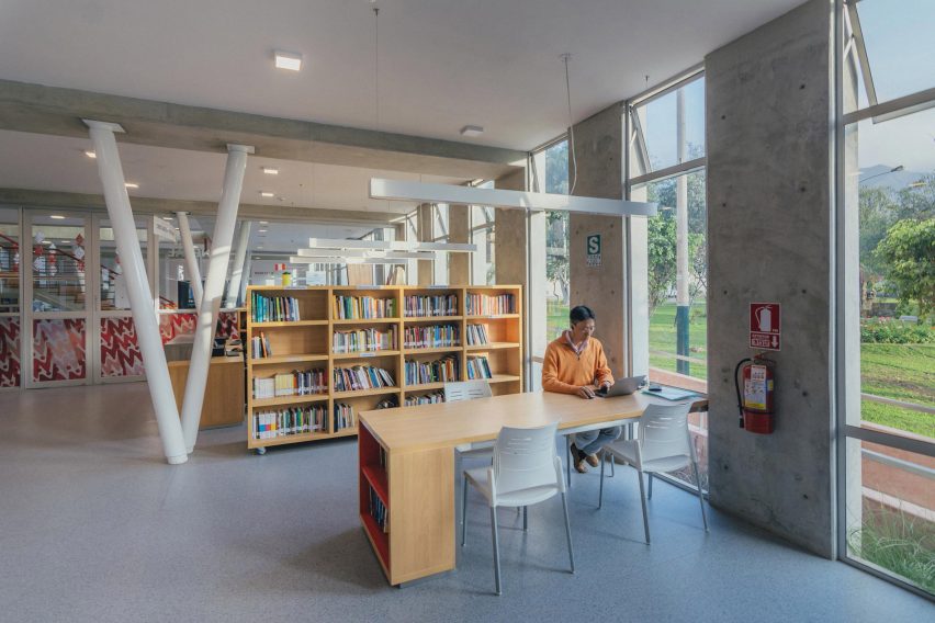 Community Library in La Molina by Gonzalez Moix Arquitectura