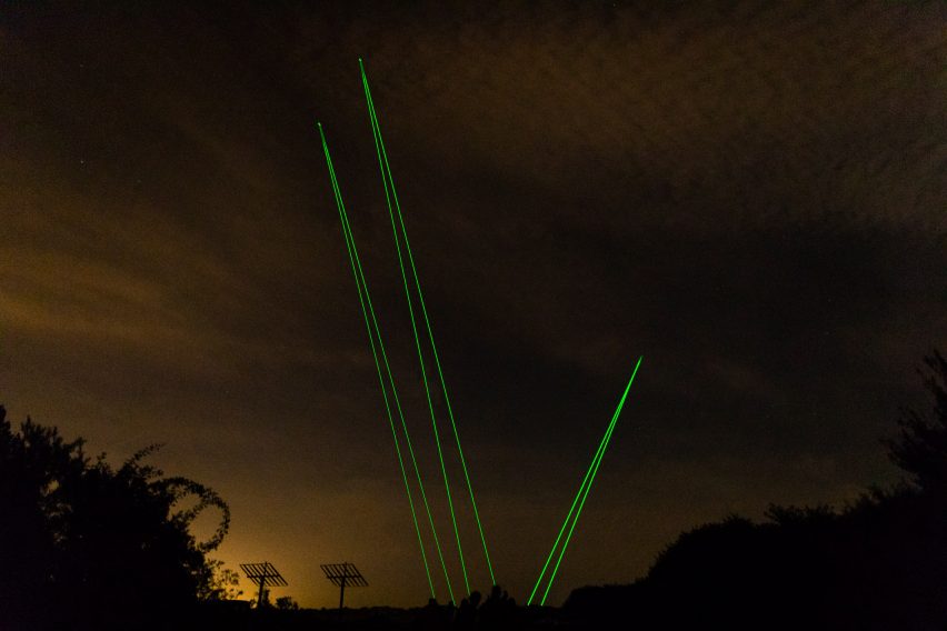 Daan Roosegaarde's UFO-like light installation tracks pieces of space waste in real time
