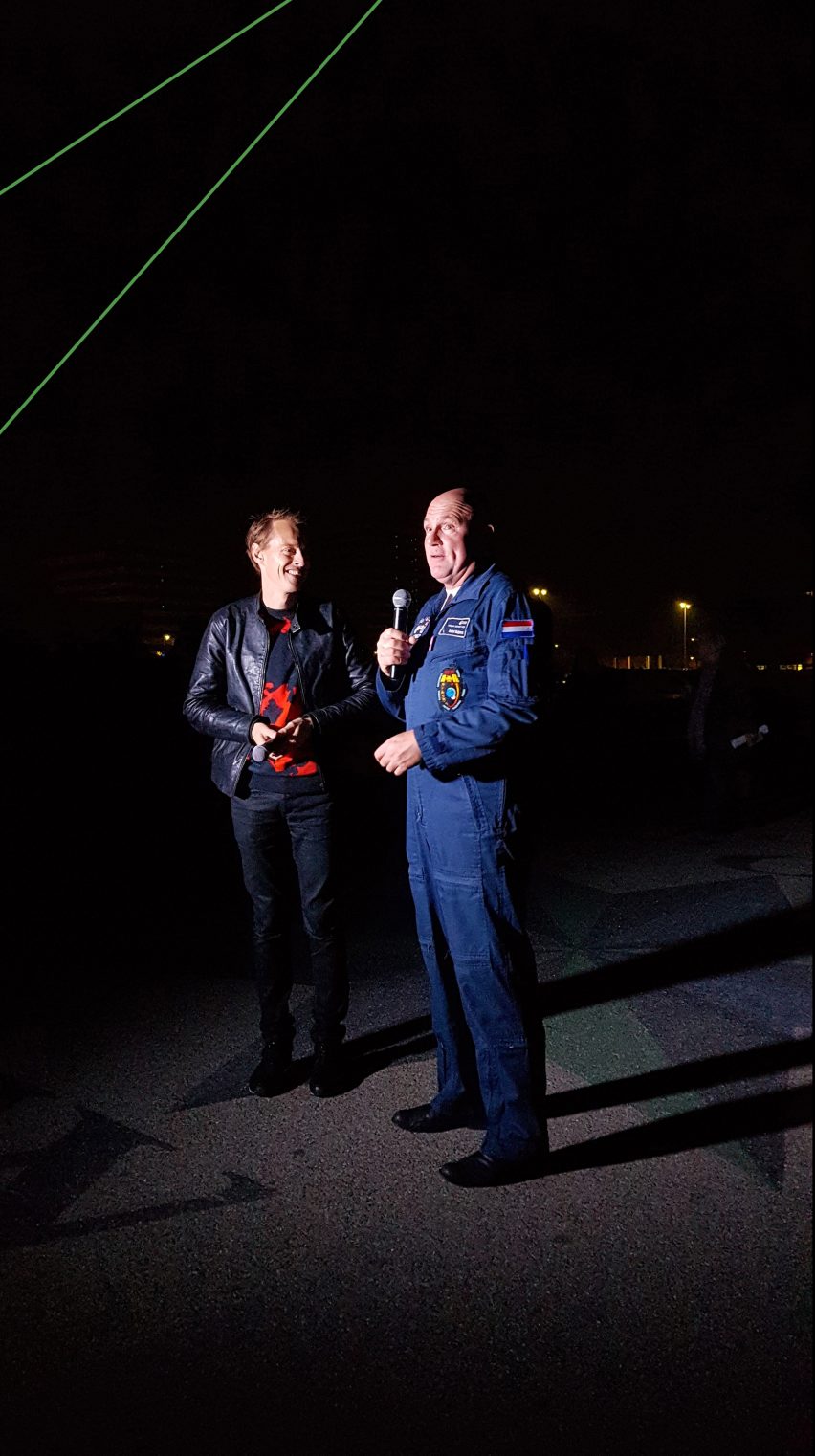 Daan Roosegaarde's UFO-like light installation tracks pieces of space waste in real time