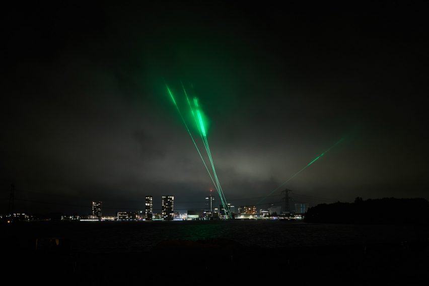 Daan Roosegaarde's UFO-like light installation tracks pieces of space waste in real time