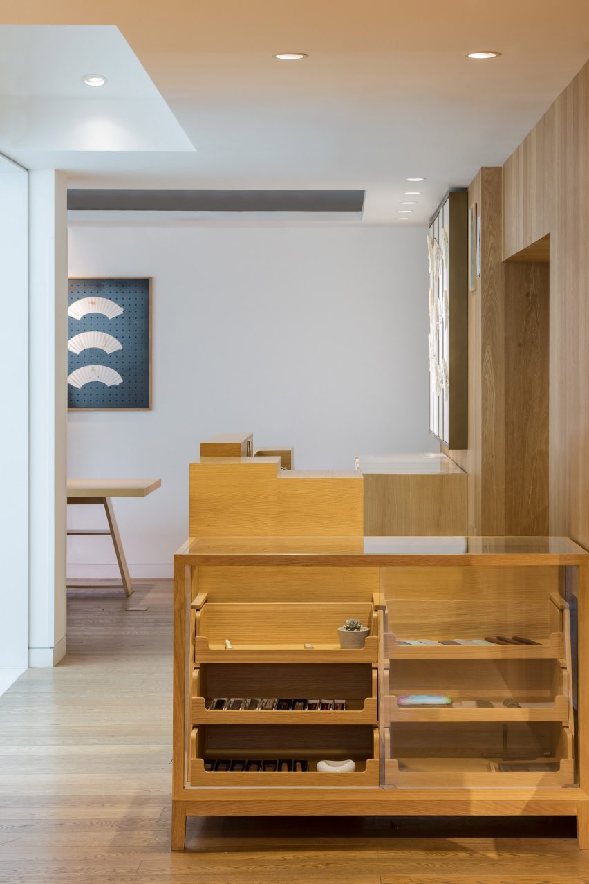 Fan Shop in Beijing by Golucci