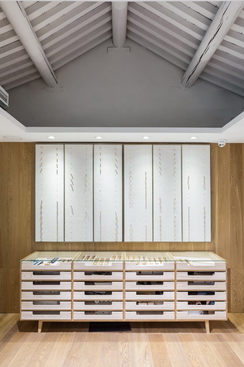 Fan Shop in Beijing by Golucci
