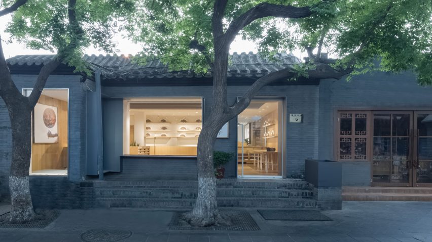 Fan Shop in Beijing by Golucci