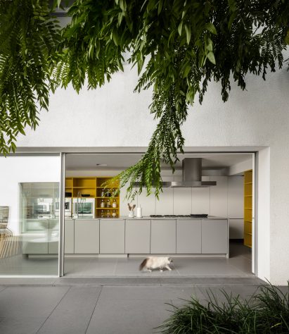 Gama Issa by Studio MK27