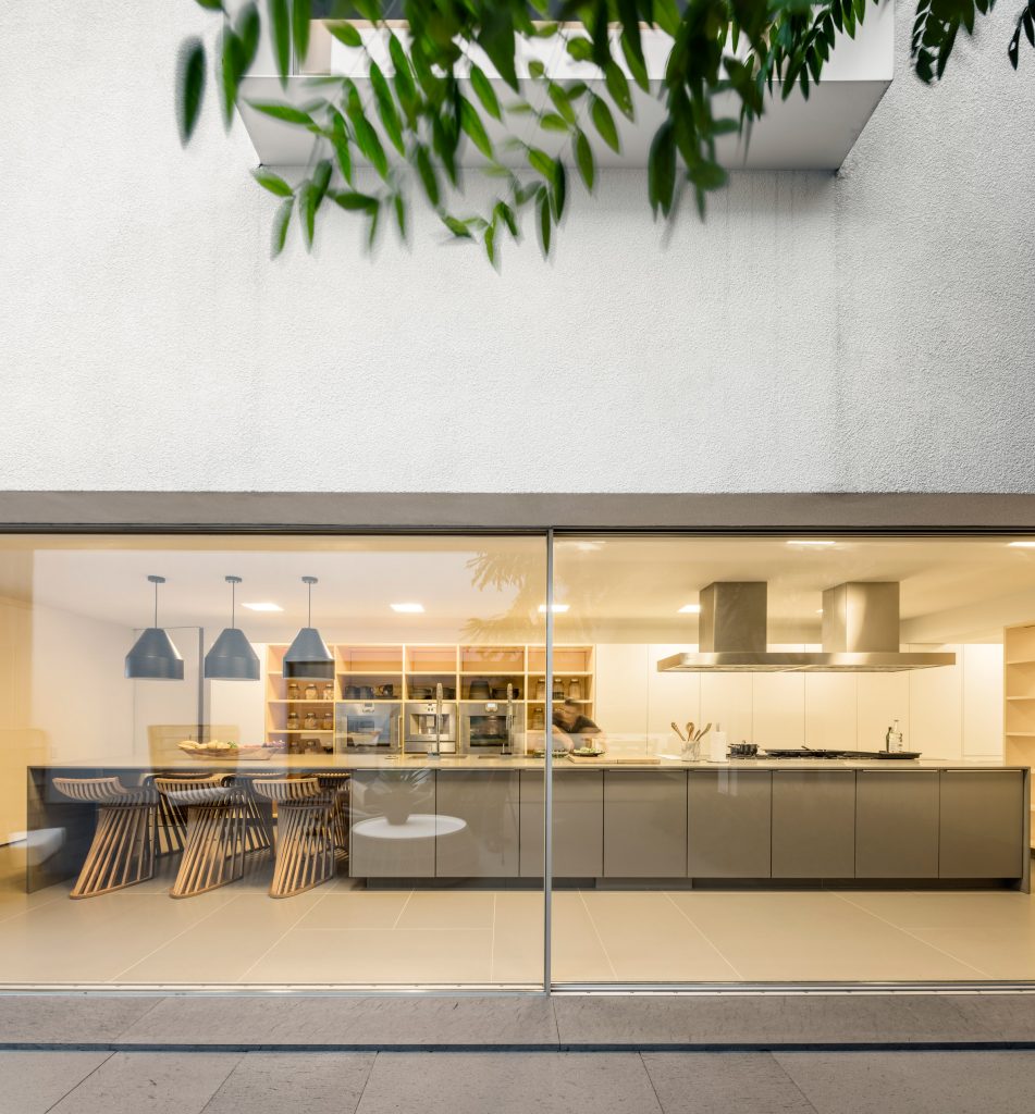 Gama Issa by Studio MK27