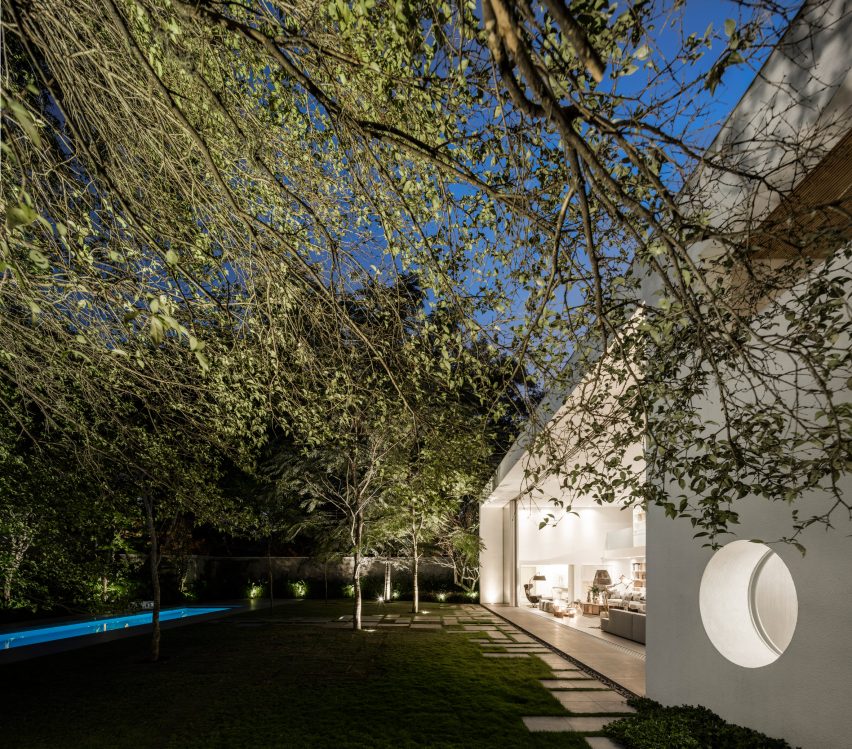 Gama Issa by Studio MK27