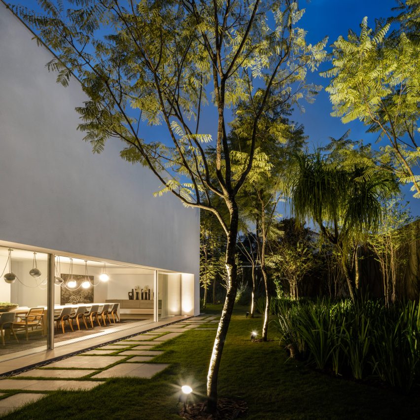 Gama Issa by Studio MK27