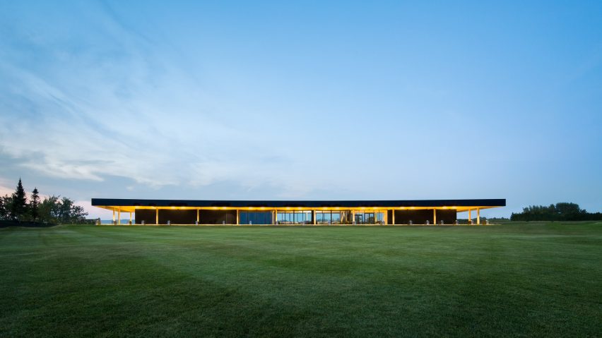 Golf Clubhouse by Architecture49