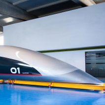 Priestmangoode creates full-scale prototype of "spaceship-like" Hyperloop capsule