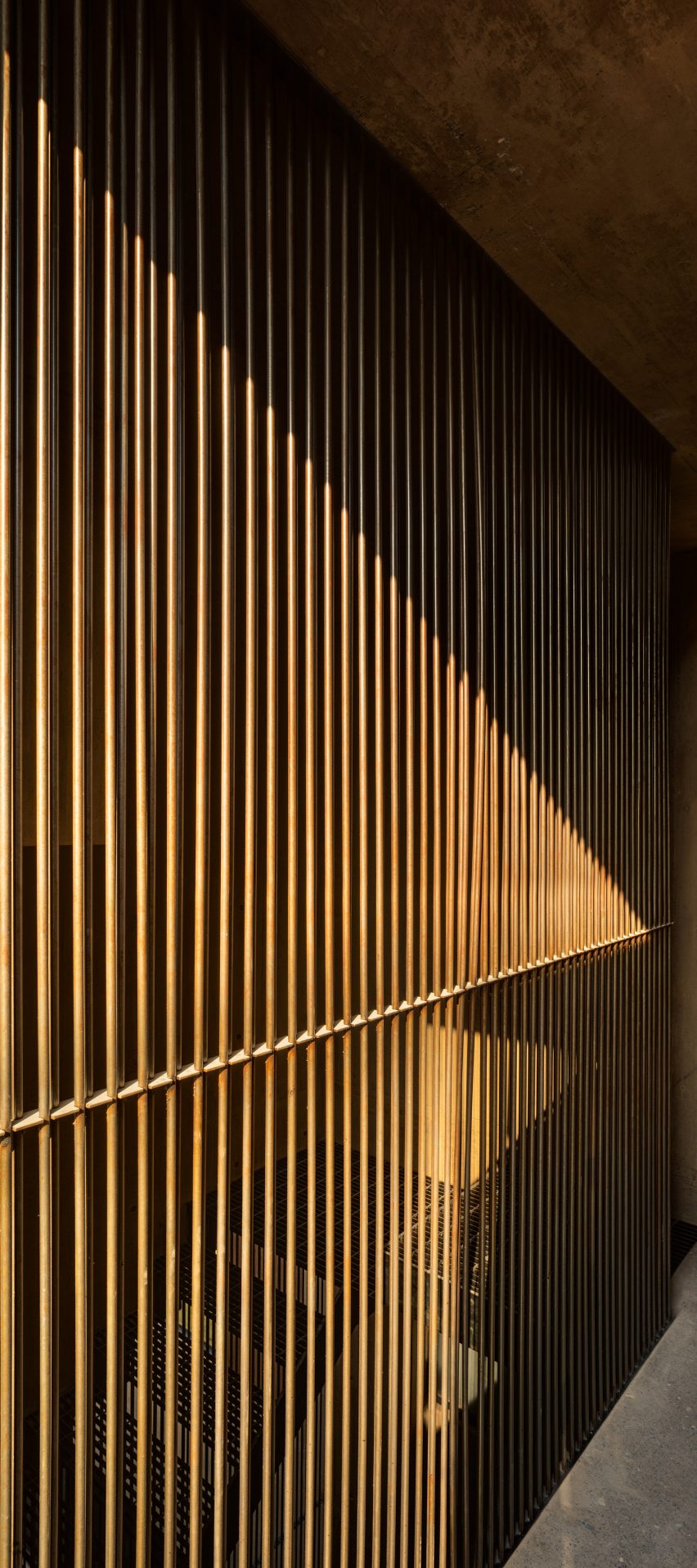 LC710 by Taller Hector Barroso