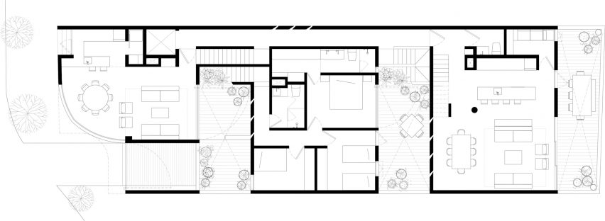 LC710 by Taller Hector Barroso