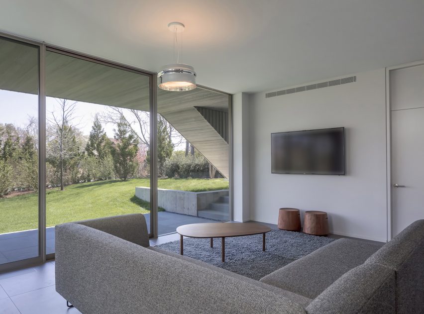 Montauk House by Desai Chia