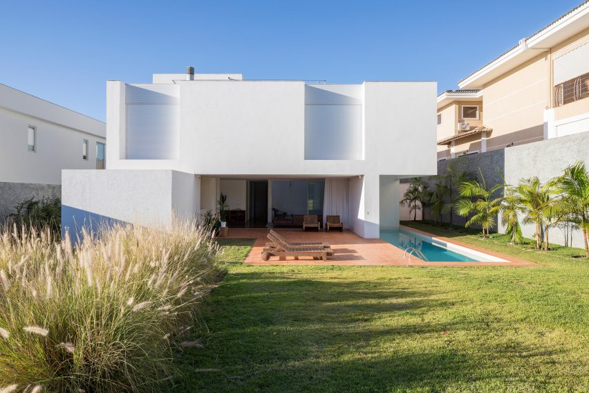 Morrone House by Bloco Arquitetos Associados
