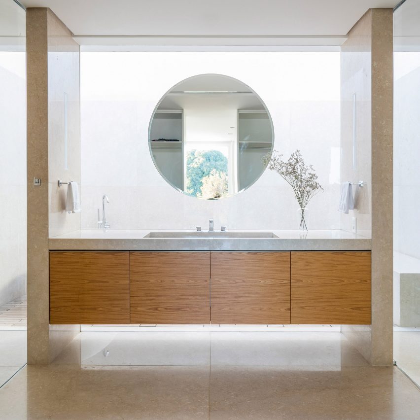 Morrone House by Bloco Arquitetos Associados