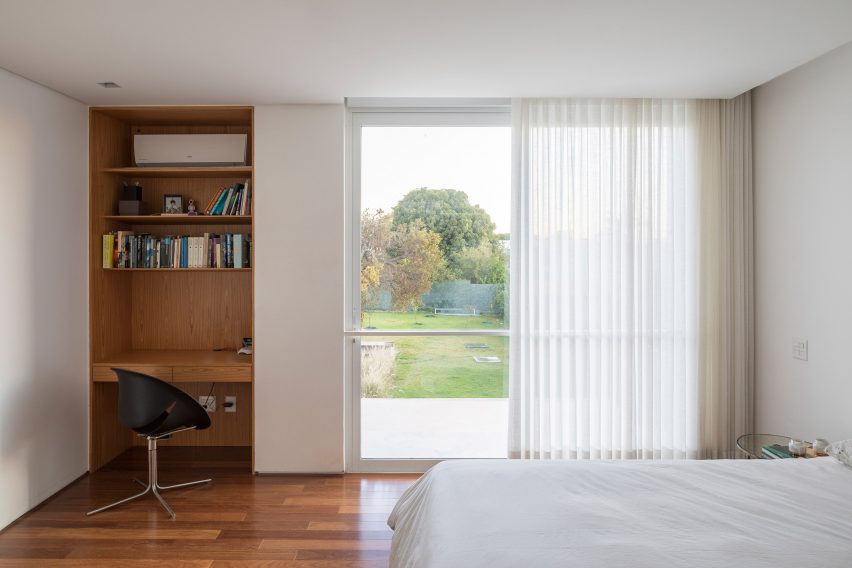 Morrone House by Bloco Arquitetos Associados