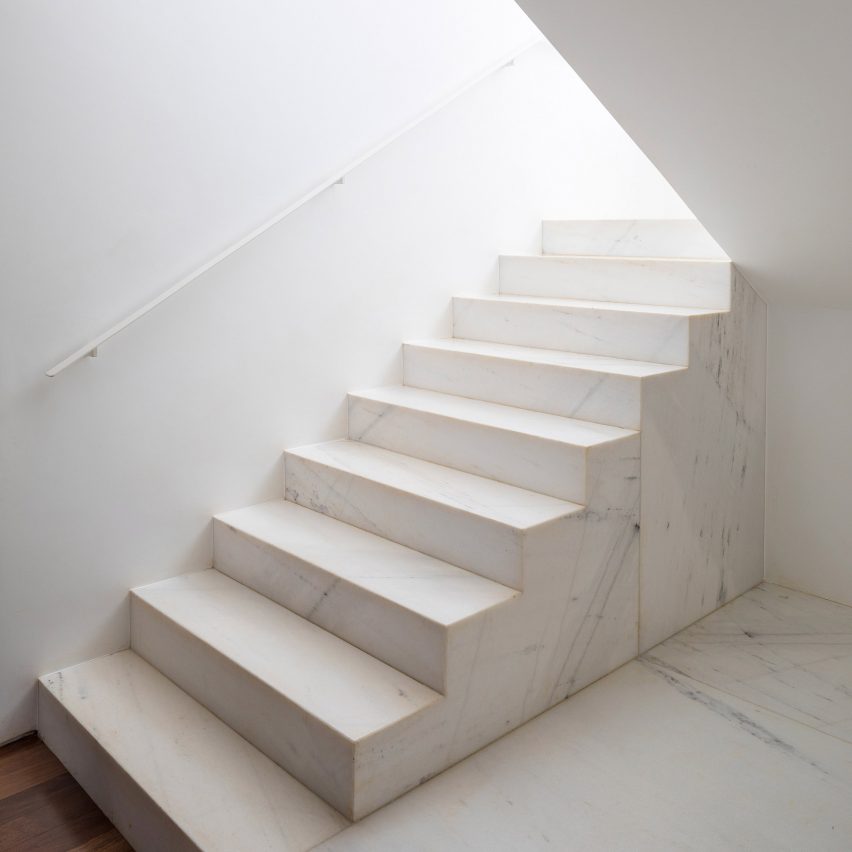 Morrone House by Bloco Arquitetos Associados