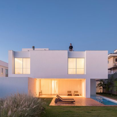 Morrone House by Bloco Arquitetos Associados