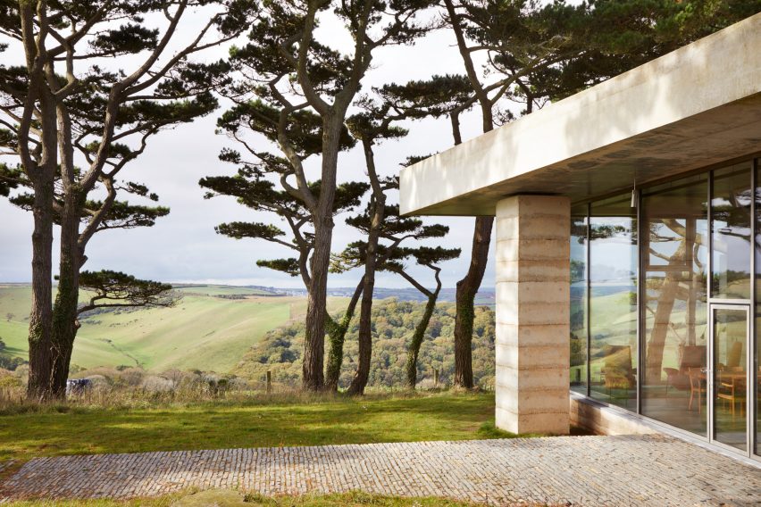 Peter Zumthor completes Devon countryside villa “in the tradition of Andrea Palladio”