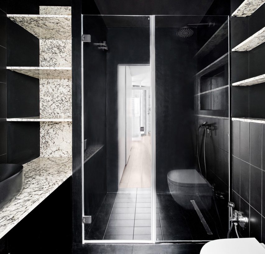 Sardenya Apartment by Raul Sanchez Architects