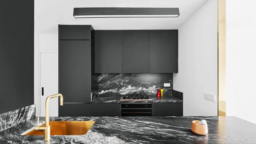 Sardenya Apartment by Raul Sanchez Architects