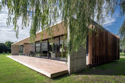 Rodriguez House by Luciano Kruk