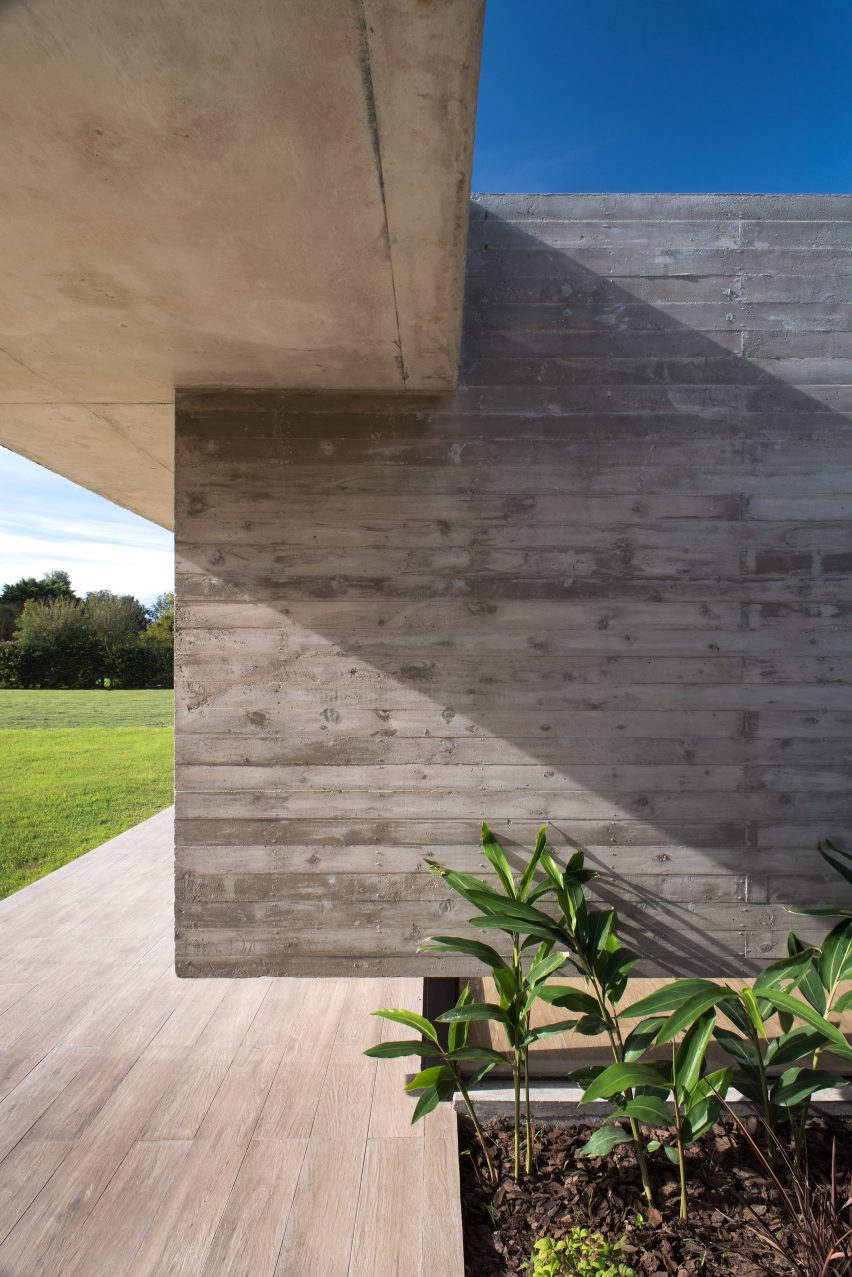 Rodriguez House by Luciano Kruk