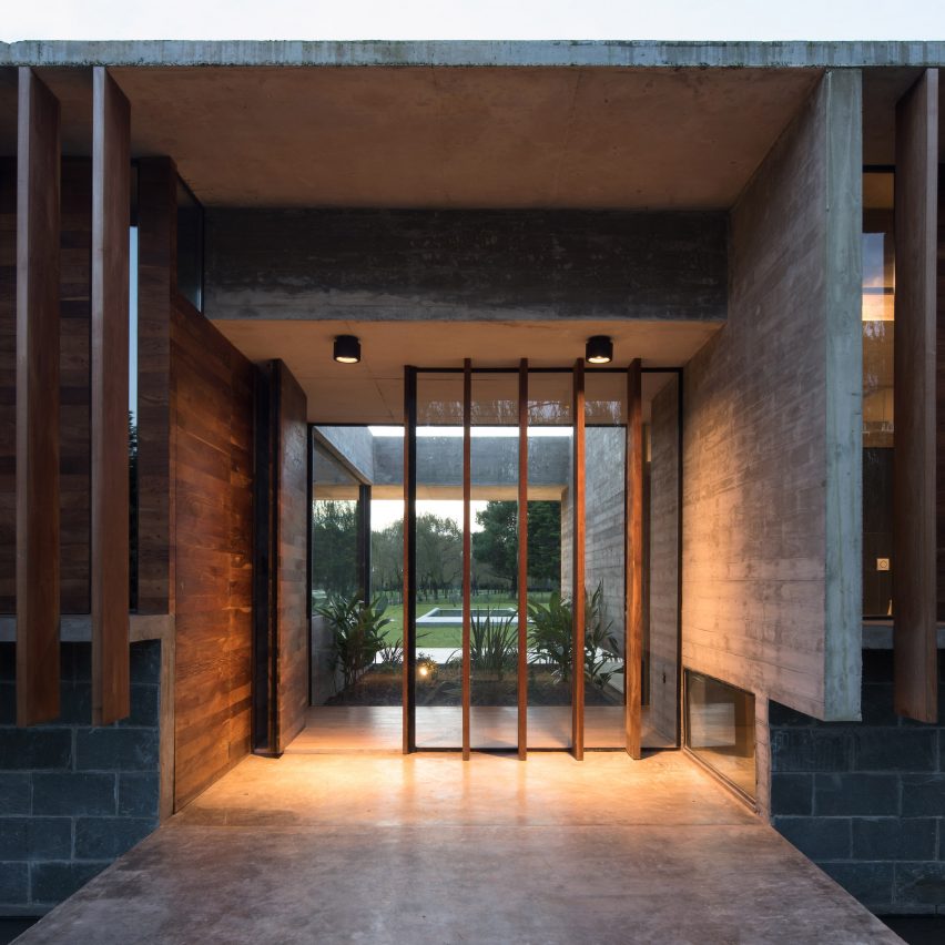 Rodriguez House by Luciano Kruk