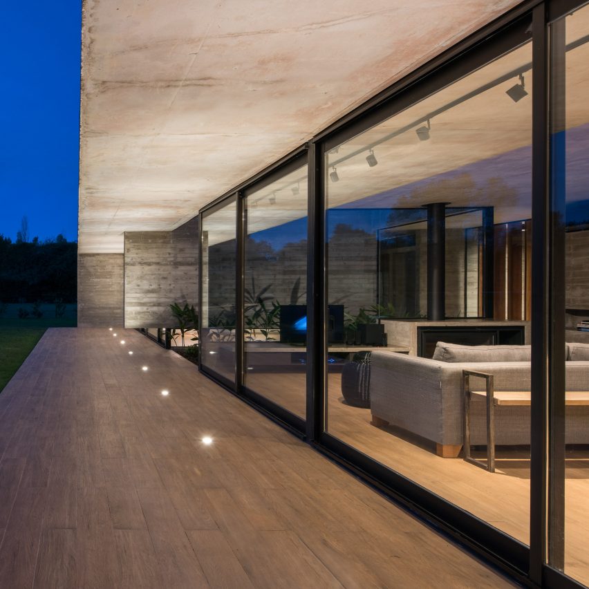 Rodriguez House by Luciano Kruk