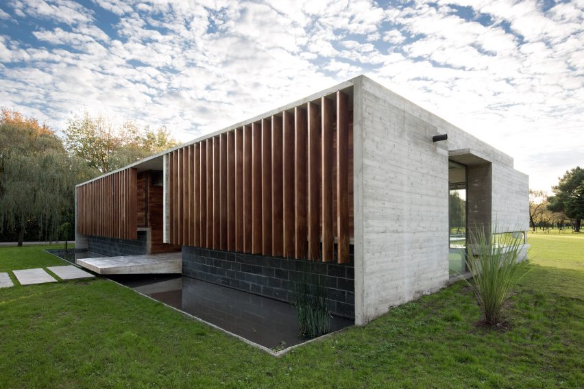Rodriguez House by Luciano Kruk