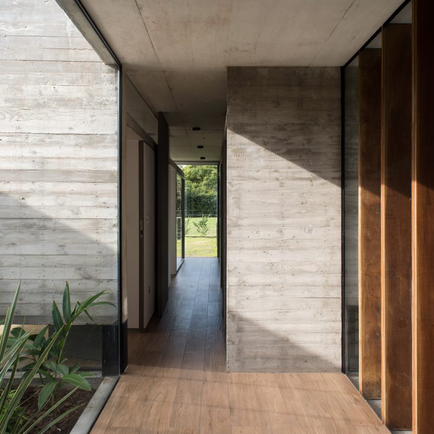 Rodriguez House by Luciano Kruk