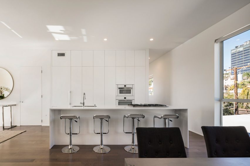 San Vicente 935 by LOHA