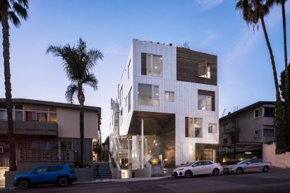 San Vicente 935 by LOHA
