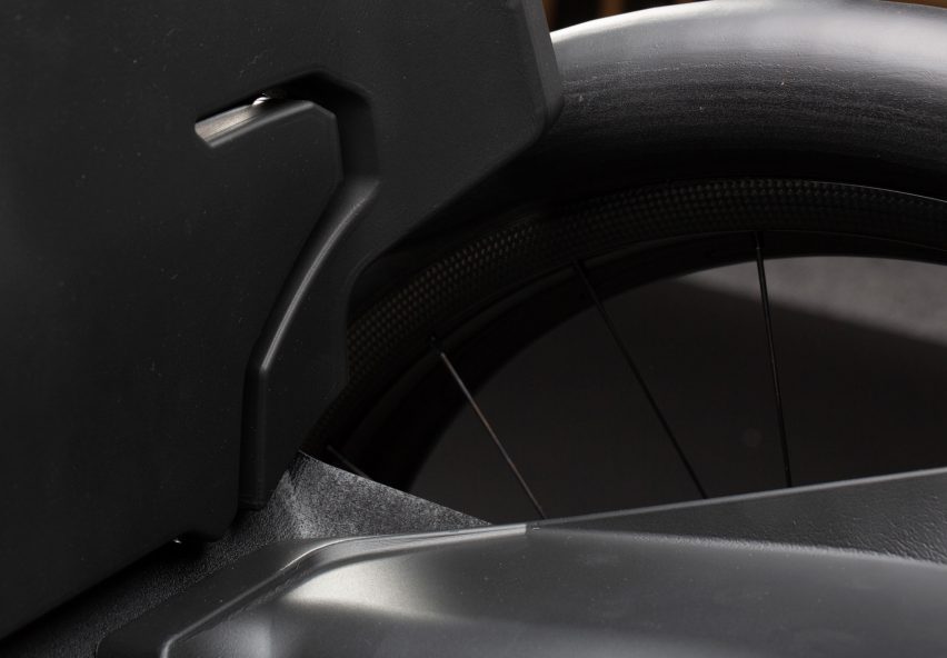 Superstar graphene wheelchair by Küschall