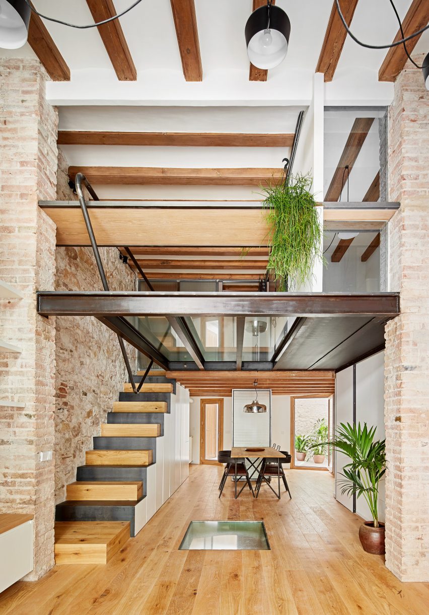 Triplex At Sant Antoni by Valentí Albareda Tiana