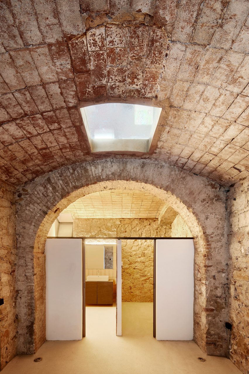 Triplex At Sant Antoni by Valentí Albareda Tiana