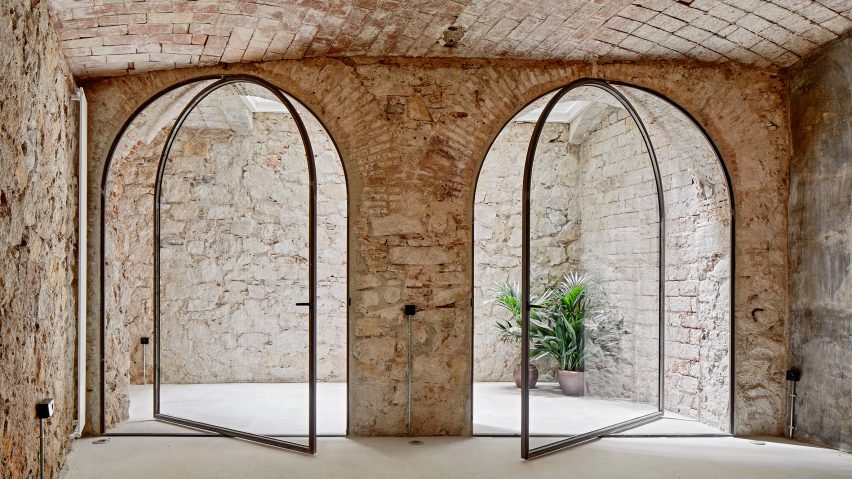 Triplex At Sant Antoni by Valentí Albareda Tiana
