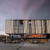 Tūranga by Schmidt Hammer Lassen