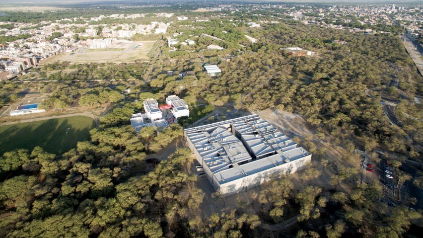 Edificio E, University of Piura by Barclay & Crousse Architecture, Piura, Peru