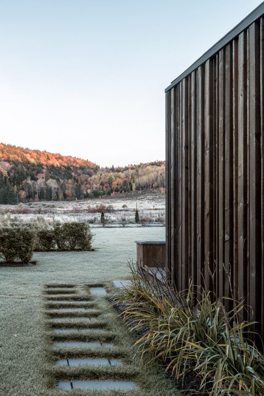 Vallee du Parc Residence by Chevalier Morales Architectes