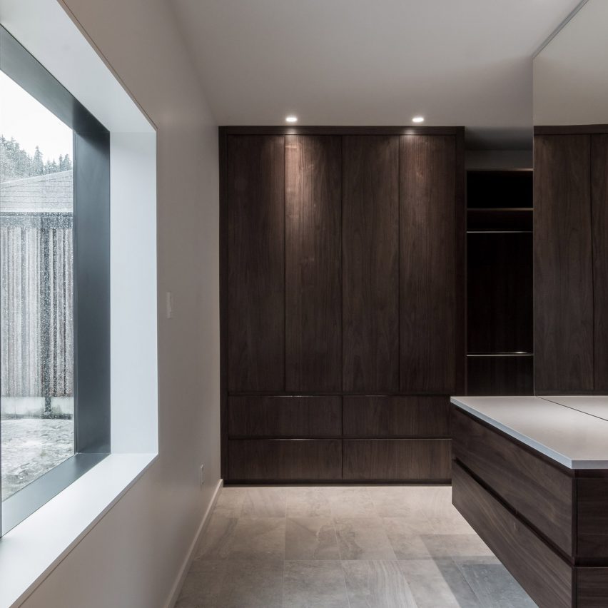 Vallee du Parc Residence by Chevalier Morales Architectes
