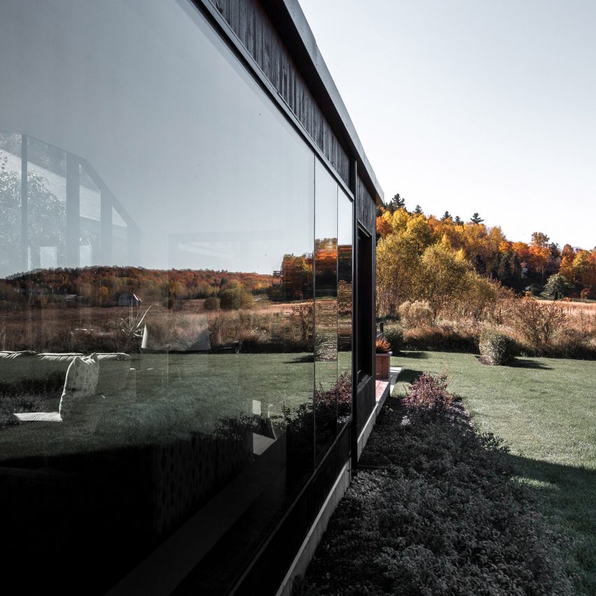 Vallee du Parc Residence by Chevalier Morales Architectes