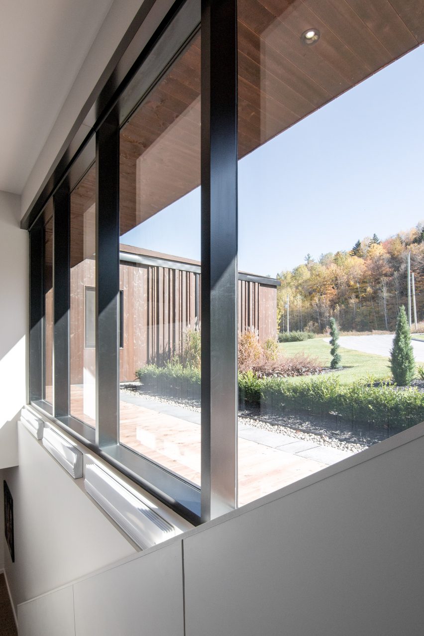 Vallee du Parc Residence by Chevalier Morales Architectes