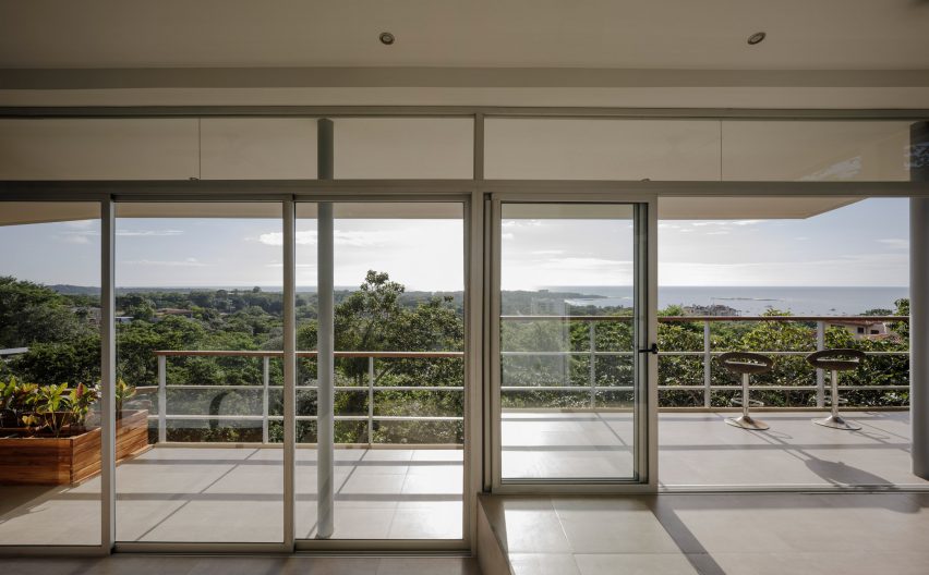 Waterfall house by LSD Architects
