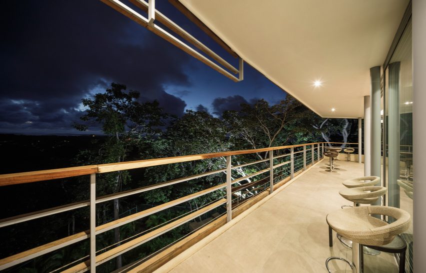 Waterfall house by LSD Architects