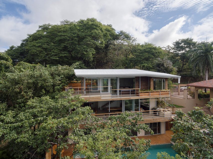 Waterfall house by LSD Architects