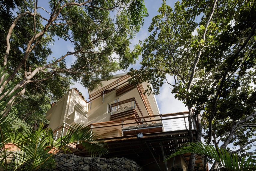 Waterfall house by LSD Architects