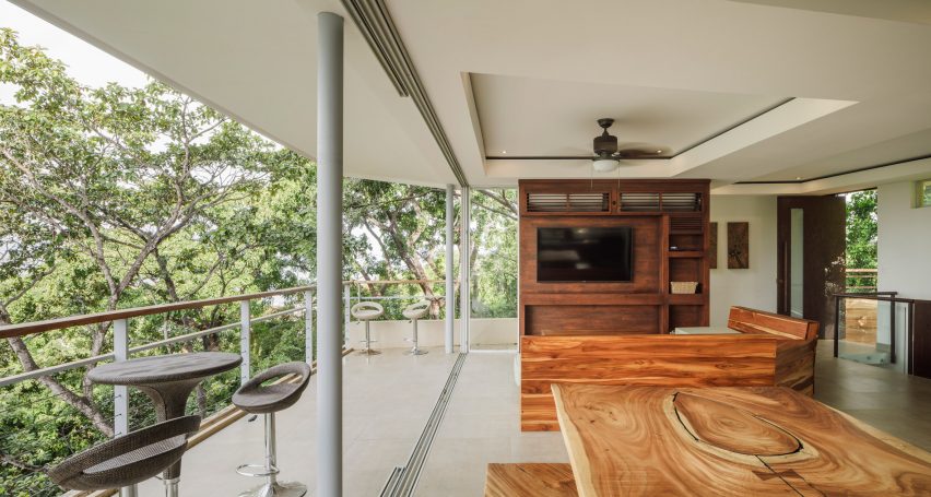 Waterfall house by LSD Architects