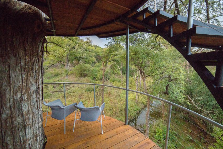Yoki Treehouse by Will Beilharz