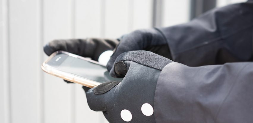 Loffi's smiley cycling glove combats the "complex issue" of road rage
