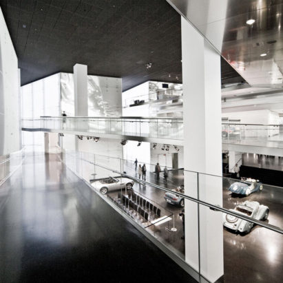 Mandarin-speaking graphic designer at Atelier Brückner in Stuttgart, Germany